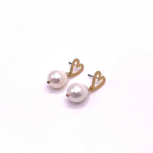 Round Pearl Gold Heart Earrings