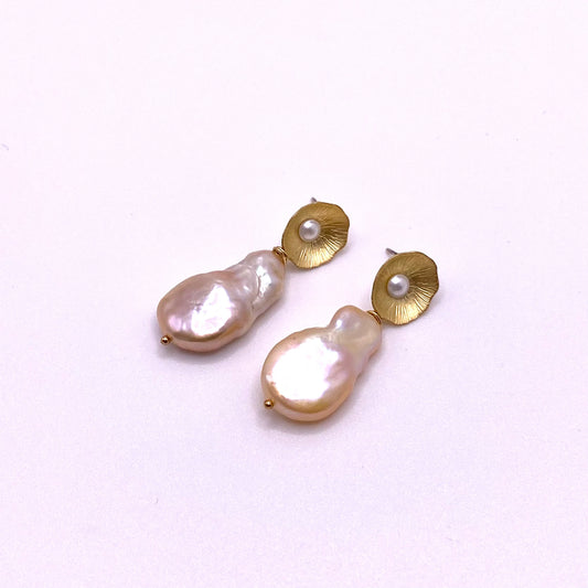 Rose Pearl Gold Earrings