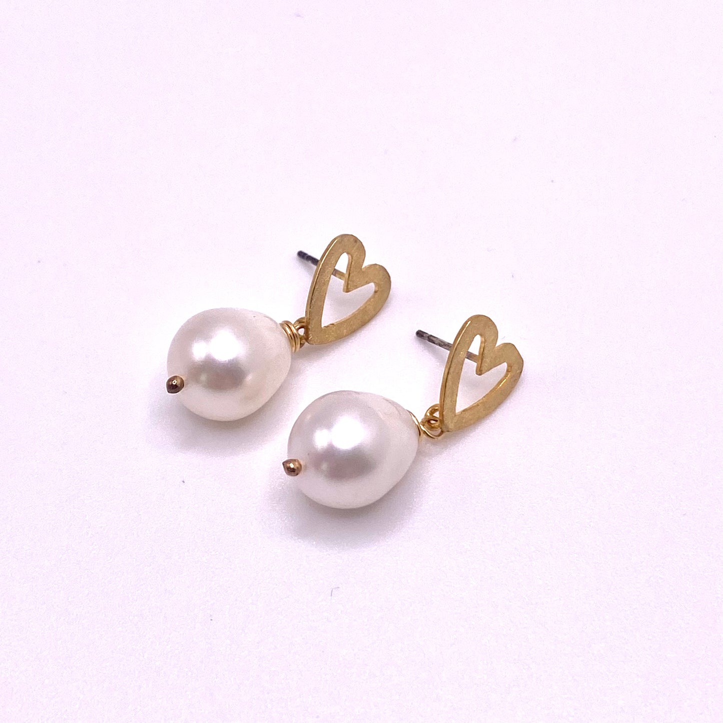 Round Pearl Gold Heart Earrings